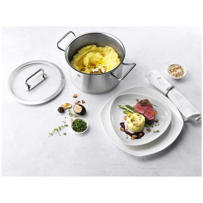 ZWILLING Pro Set di 5 pentole: 1 casseruola con manico 16 cm - 1,5L, 1 casseruola 20 cm - 3L, 1 pentola 16 cm - 2L, 1 pentola 20 cm - 3,5L e 1 pentola 24 cm - 6L.
