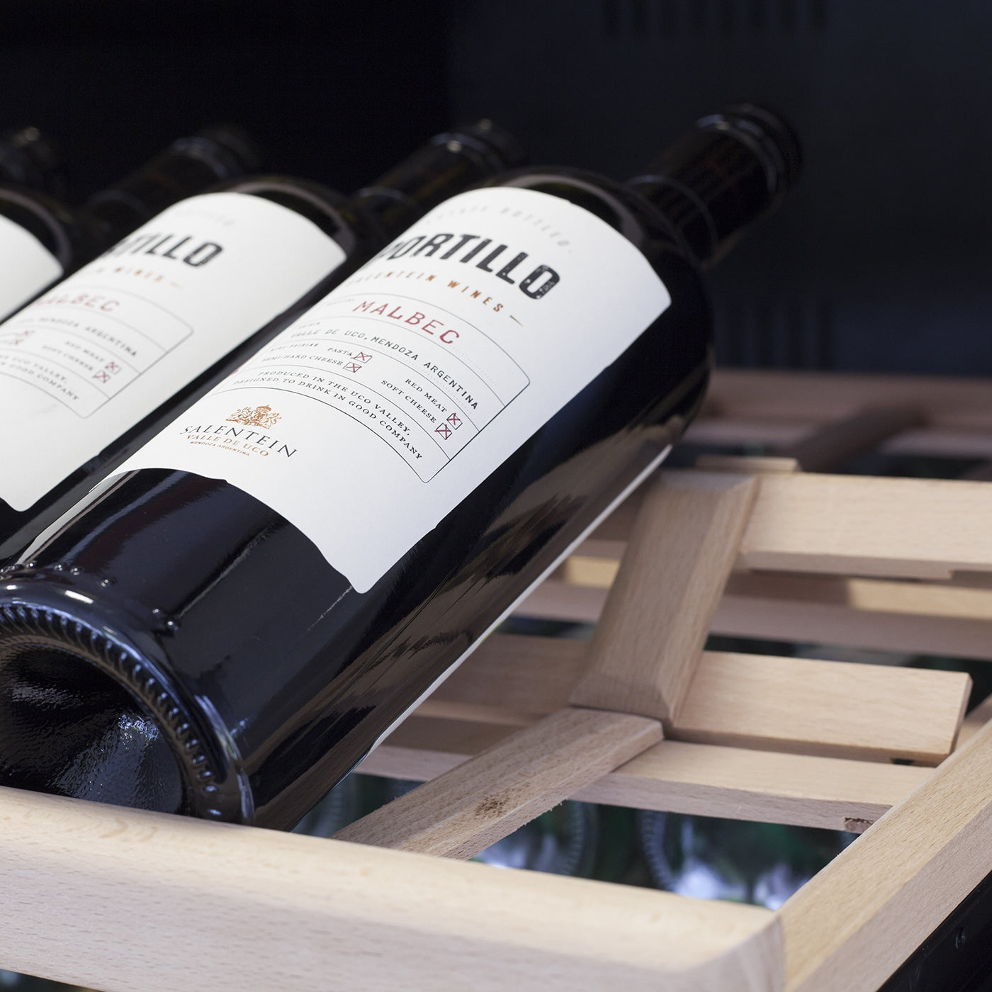 Caso Cantinetta frigo di design massimo 126 bottiglie 2 zone di temperatura WineComfort 1260 Smart