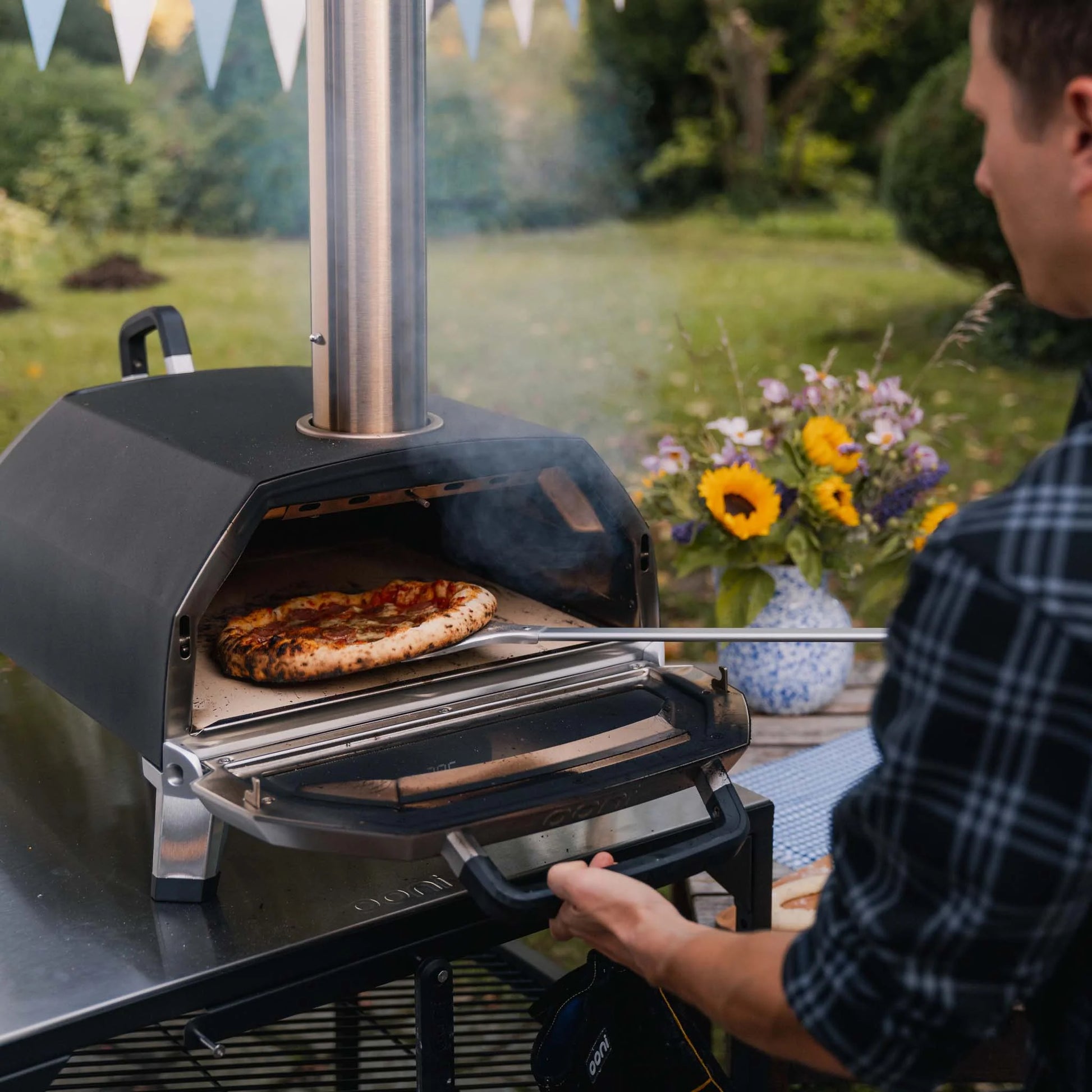 Ooni nuovo Forno Karu 16 per pizza multi-combustibile
