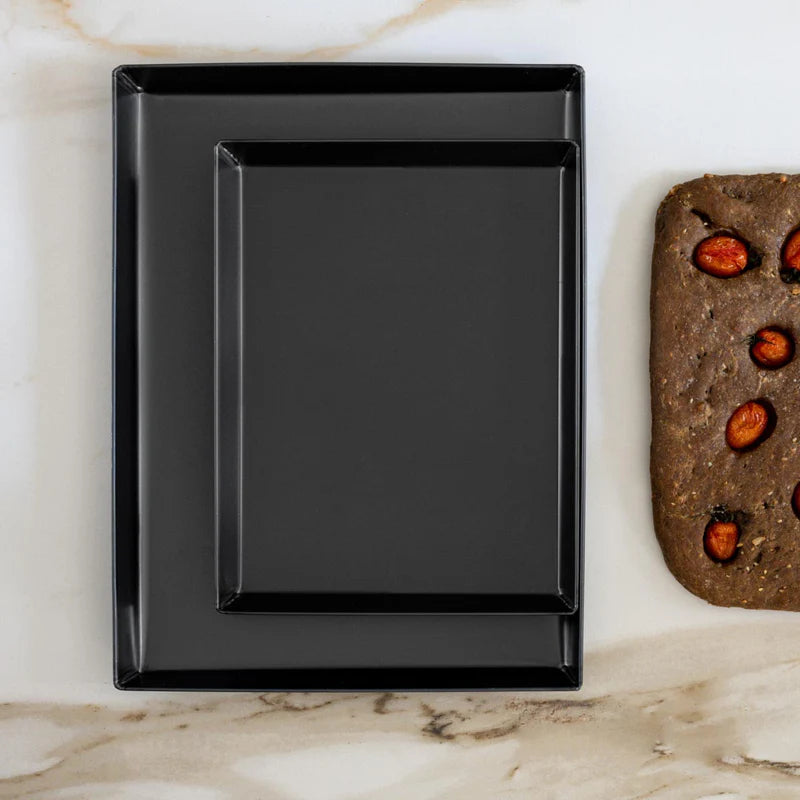 Marcato teglia in acciaio bluito professionale 30xx 23x 3,3cm adatta ad alta temperatura, pizze, focacce, tutti i preparati da forno