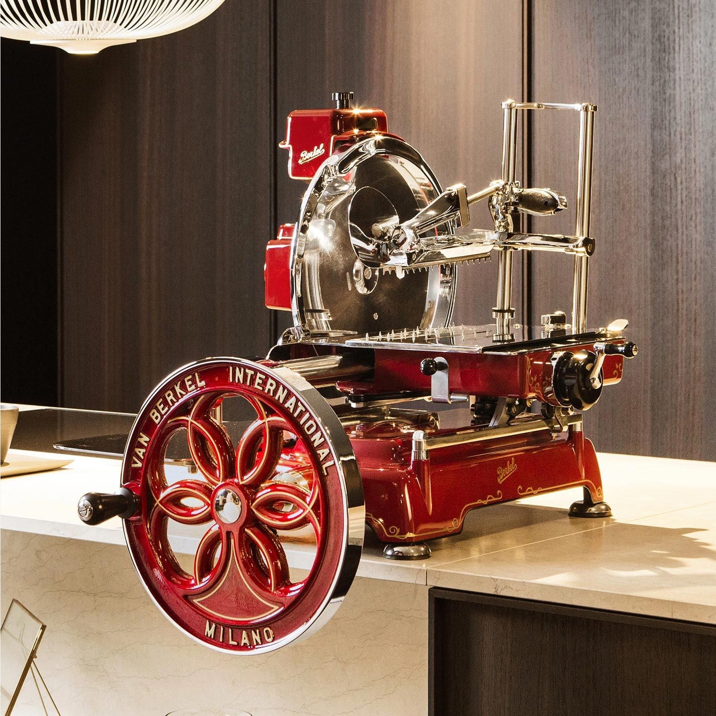 Berkel Affettatrice a volano manuale con raggi manuale B114 per salumeria rossa