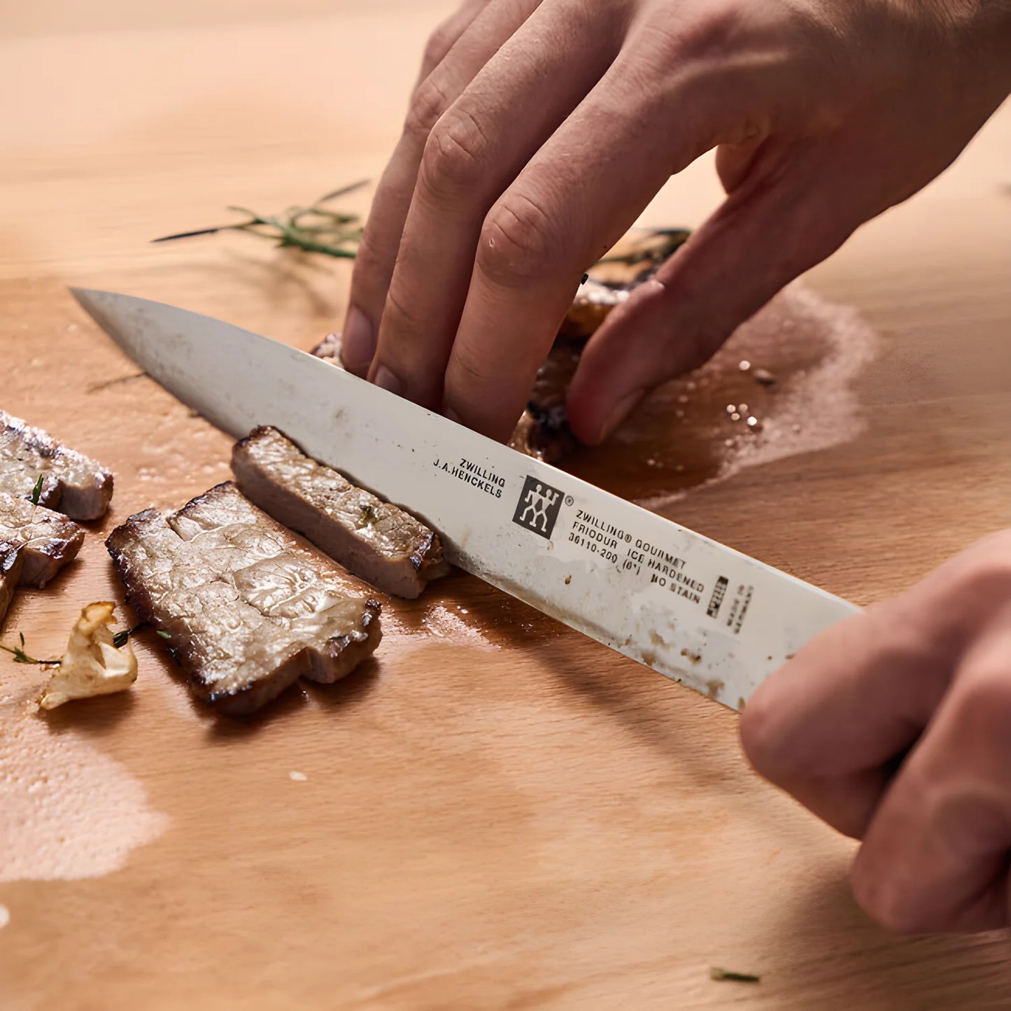 Zwilling Gourmet Coltello da Carne Liscio 20 cm – Acciaio Inox, Manico Ergonomico