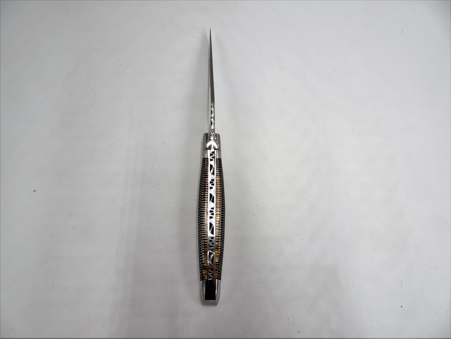 Laguiole en Aubrac coltello impugnatura a nido d'ape arancione