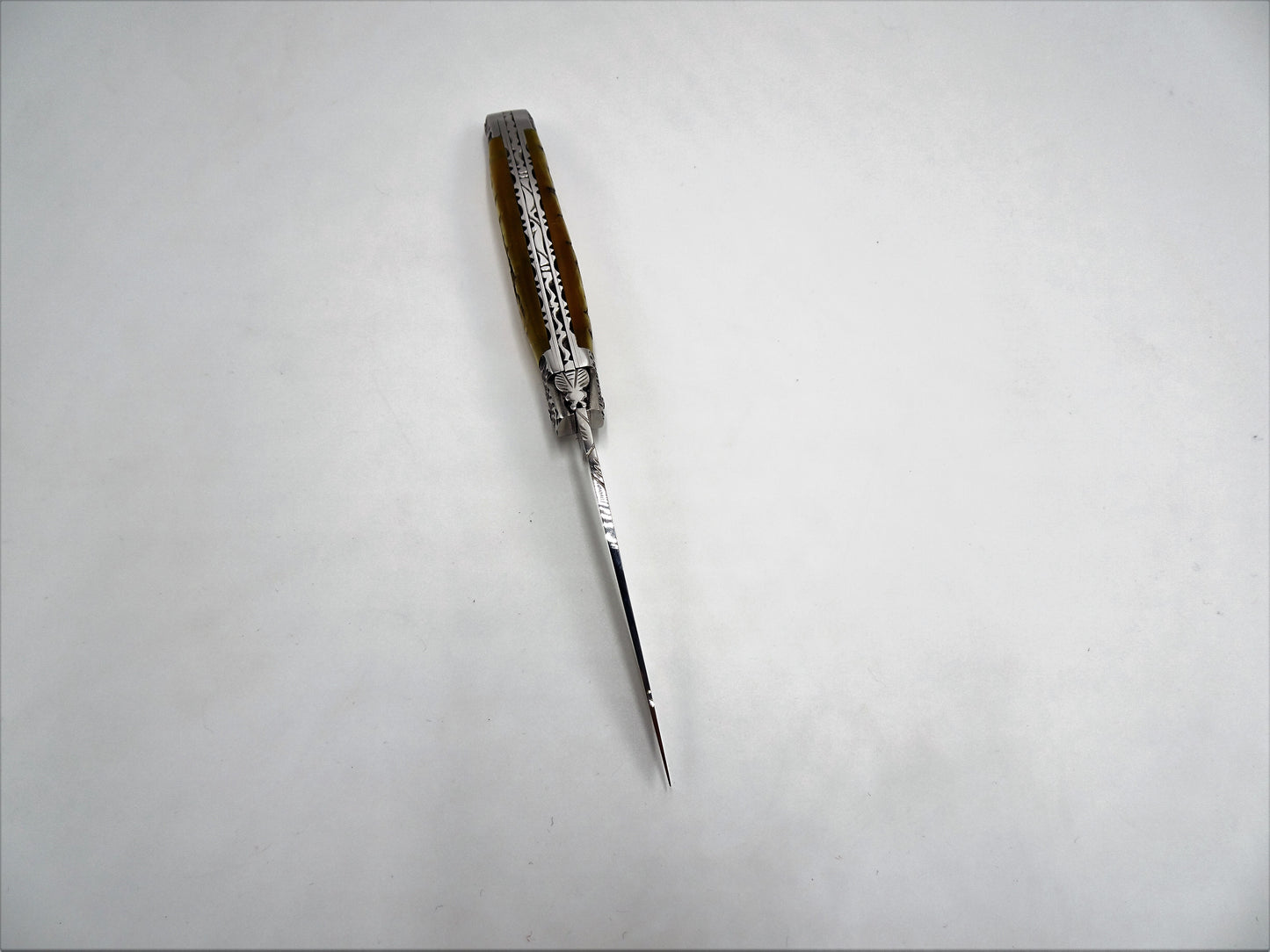 Laguiole en Aubrac coltello collezione osso di montone grezzo