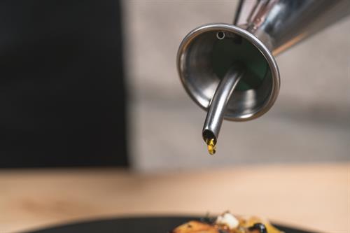 Oliera con antigoccia inox 1/2 Lt. 8350024. Idea regalo