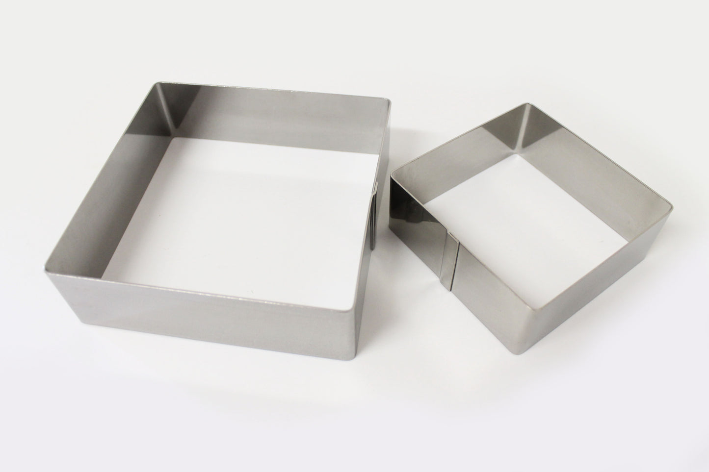 Tagliapasta-tortiere quadrato inox senza fondo cm.12x12x4,5h A.8