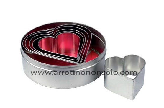 Set di sei stampini coppa pasta a forma di cuore 4/9 cm. 5520018