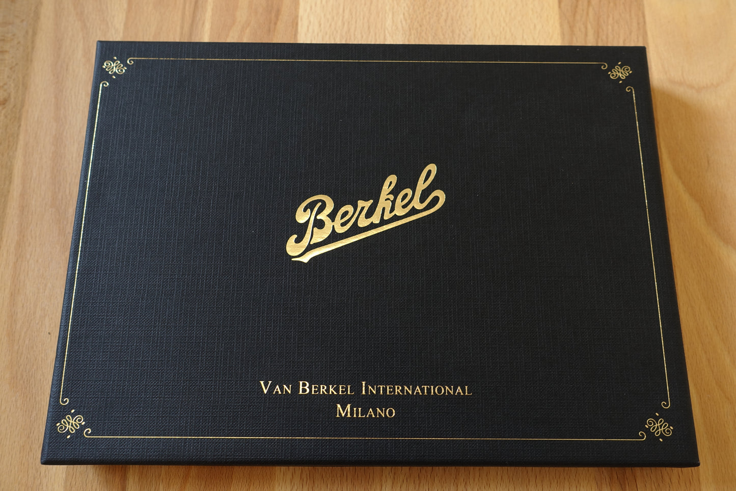 Berkel set di coltelli da tavola dentati 6 pz. KSY6ST11SRMGB