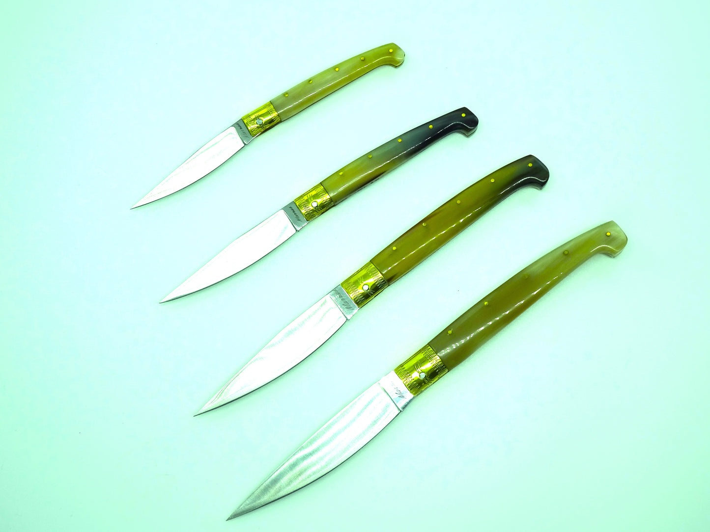 Coltello serramanico Pattada corno lucido lama cm 10,5 totale 23