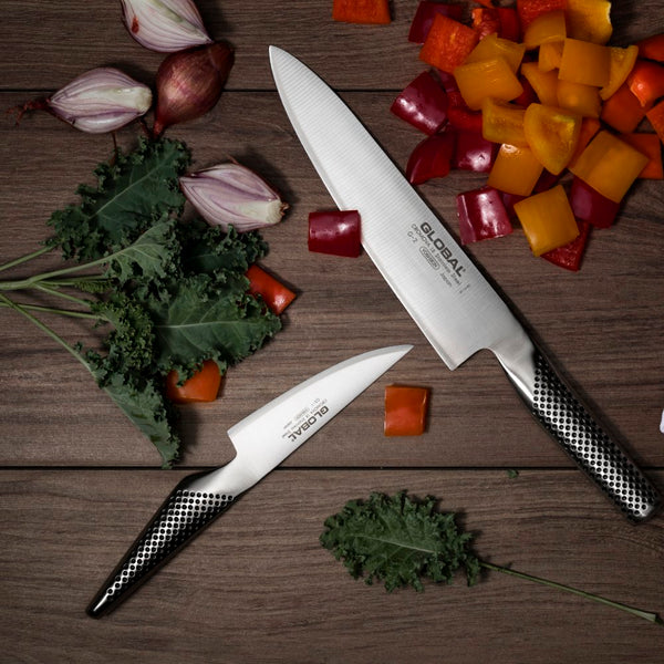 Global G2 vs Zwilling Pro: coltello da chef a confronto