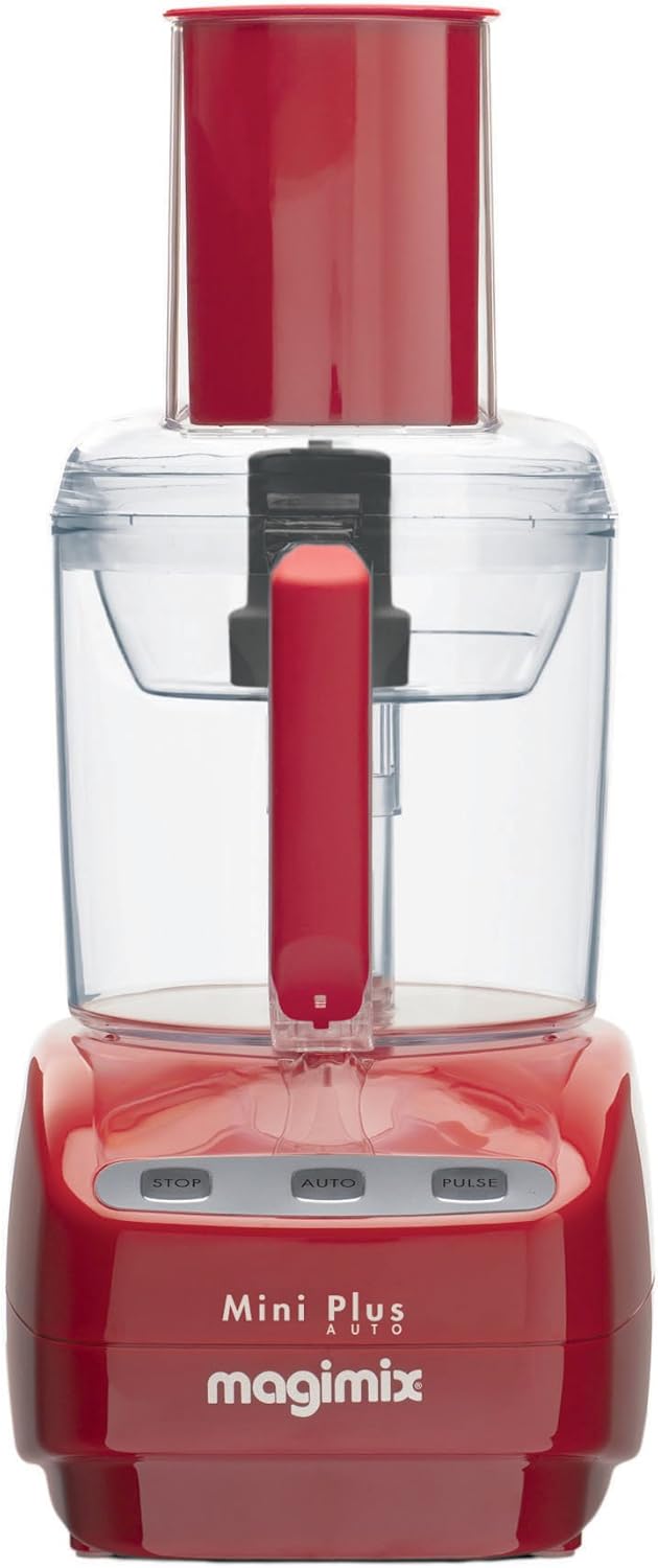 Magimix il mini plus rosso 18253EB permette di affettare e grattugiare verdure, frullare zuppe, impastare, montare gli albumi, macinare la carne, emulsionare salse e spremere agrumi.