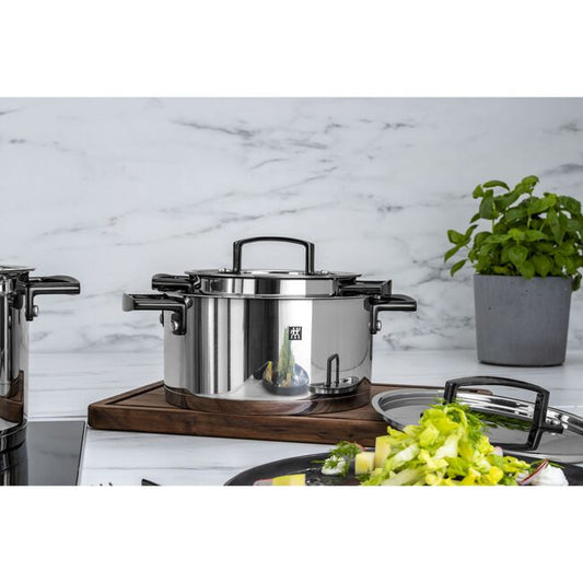 Zwilling Set di 5 pentole Balestra inox design moderno con finitura dei manici brunita 71160-005-0