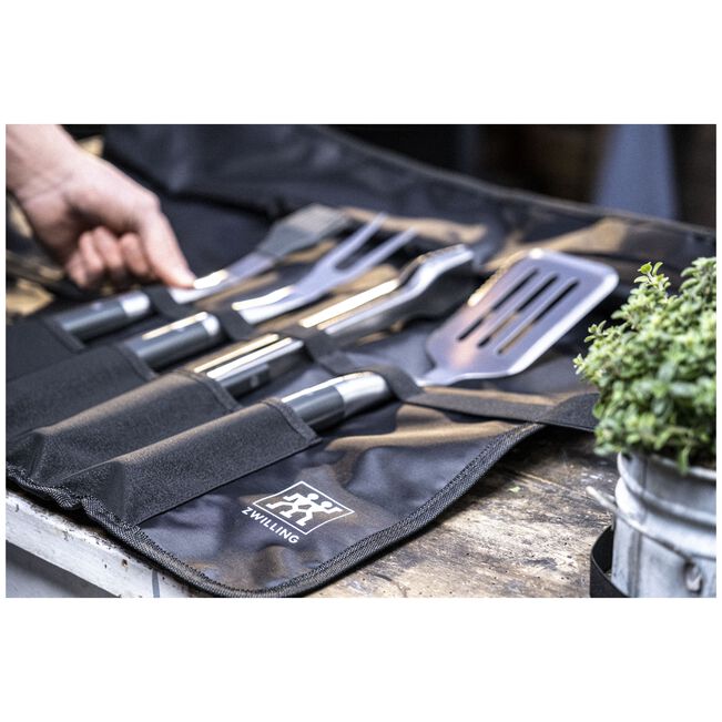 Zwilling Set barbecue professionale con 5 utensili per grill, spatola, pinze, forchetta per carne, spazzola e custodia.