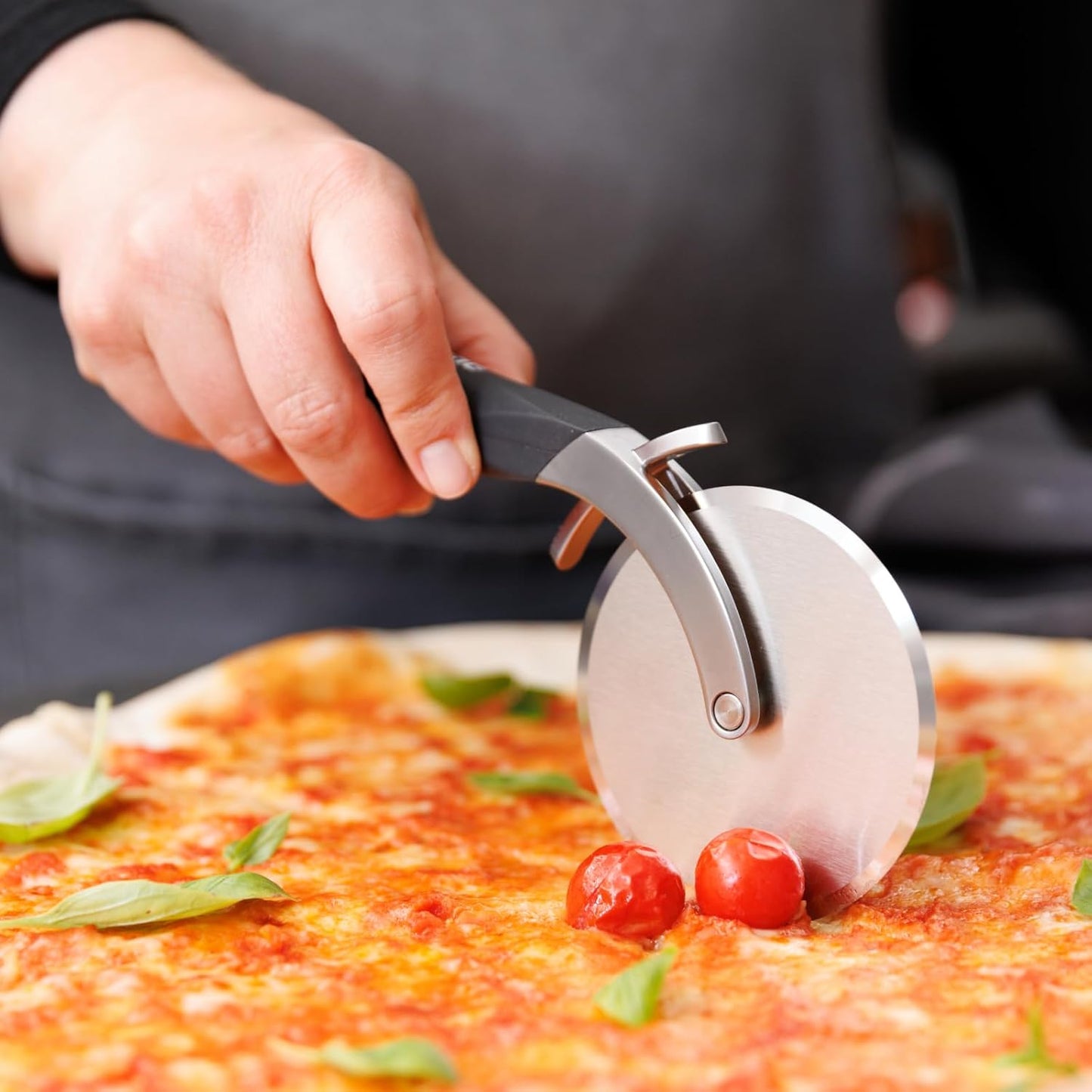 Microplane rotella taglia pizza professionale 48015E