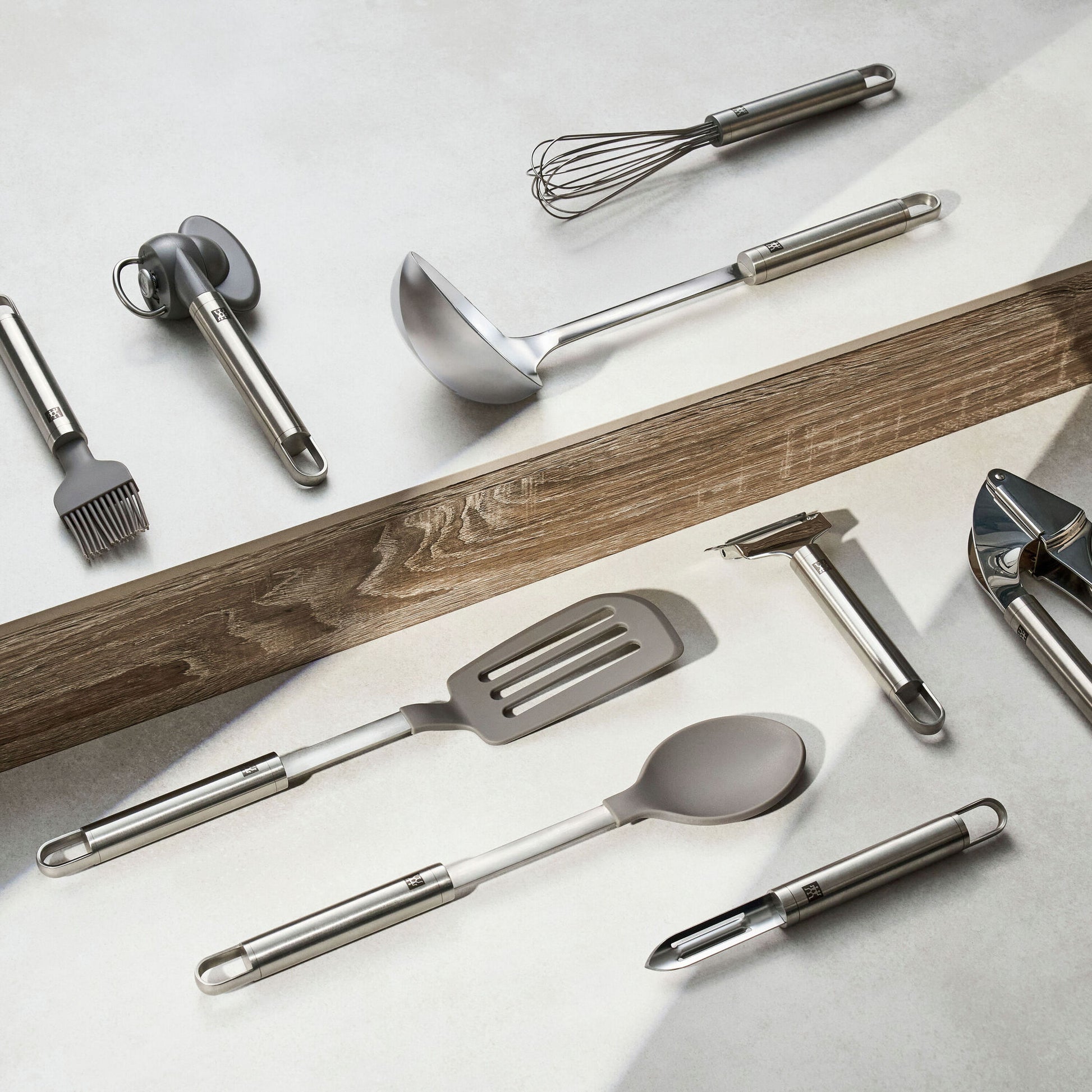 Zwilling Pro Spatola piatta in silicone per friggere 33 cm