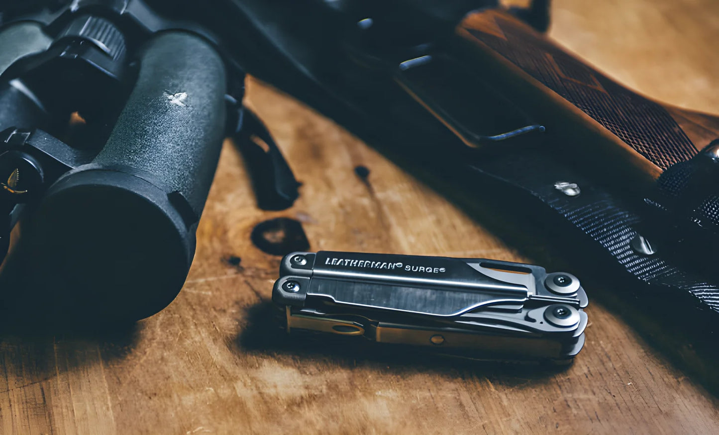Leatherman pinza multiuso Surge 21 Black utensili con fodero in nylon LTG831333