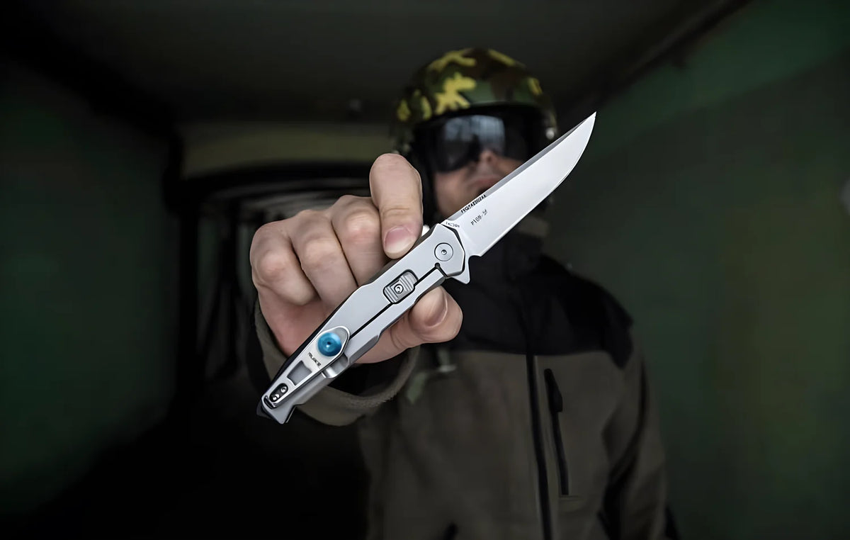 Coltello sermanico Ruike "P108-Sf" colore aluminio anodizzato