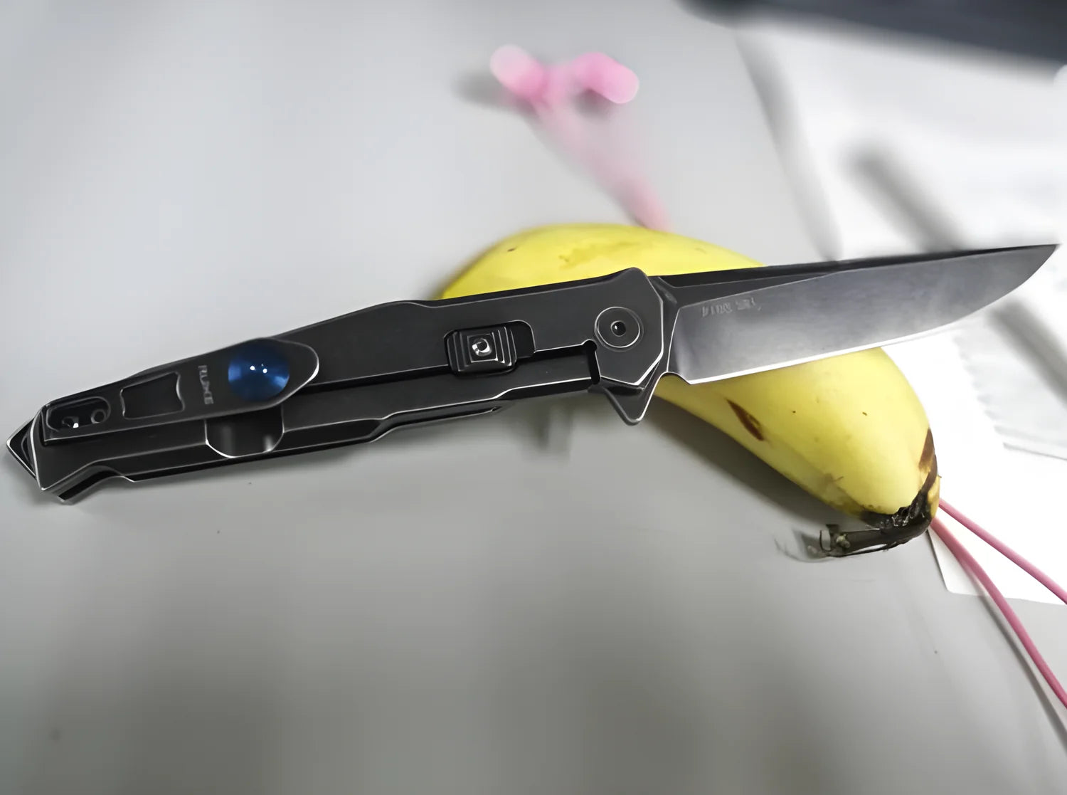 Coltello sermanico Ruike "P108-SB" colore nero ossidato