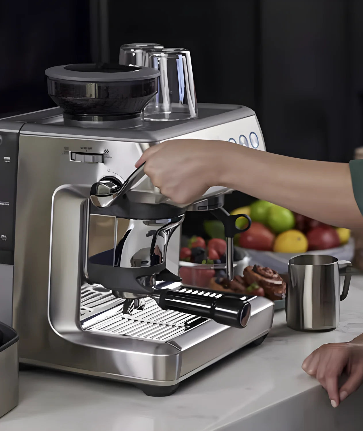 Sage macchina per Caffe' Espresso The Barista Express Impress con macina caffè e pressatura assistita con torsione professionale