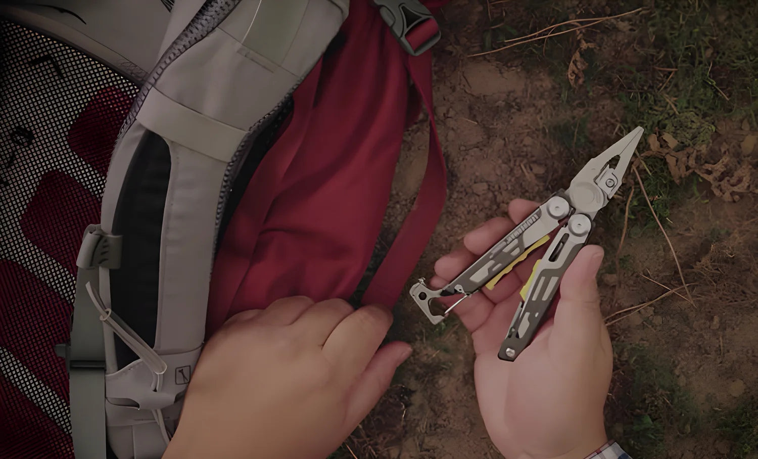 Leatherman pinza multiuso Signal Coyote Tan con fodero LTG832404