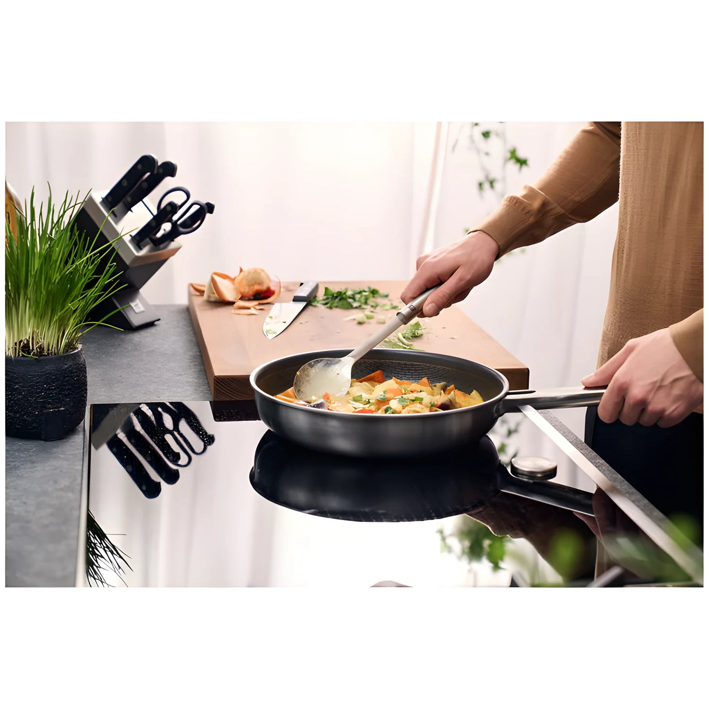Zwilling Joy Plus Padella Antiaderente 24 cm – Acciaio Inox 18/10, Adatta a Induzione
