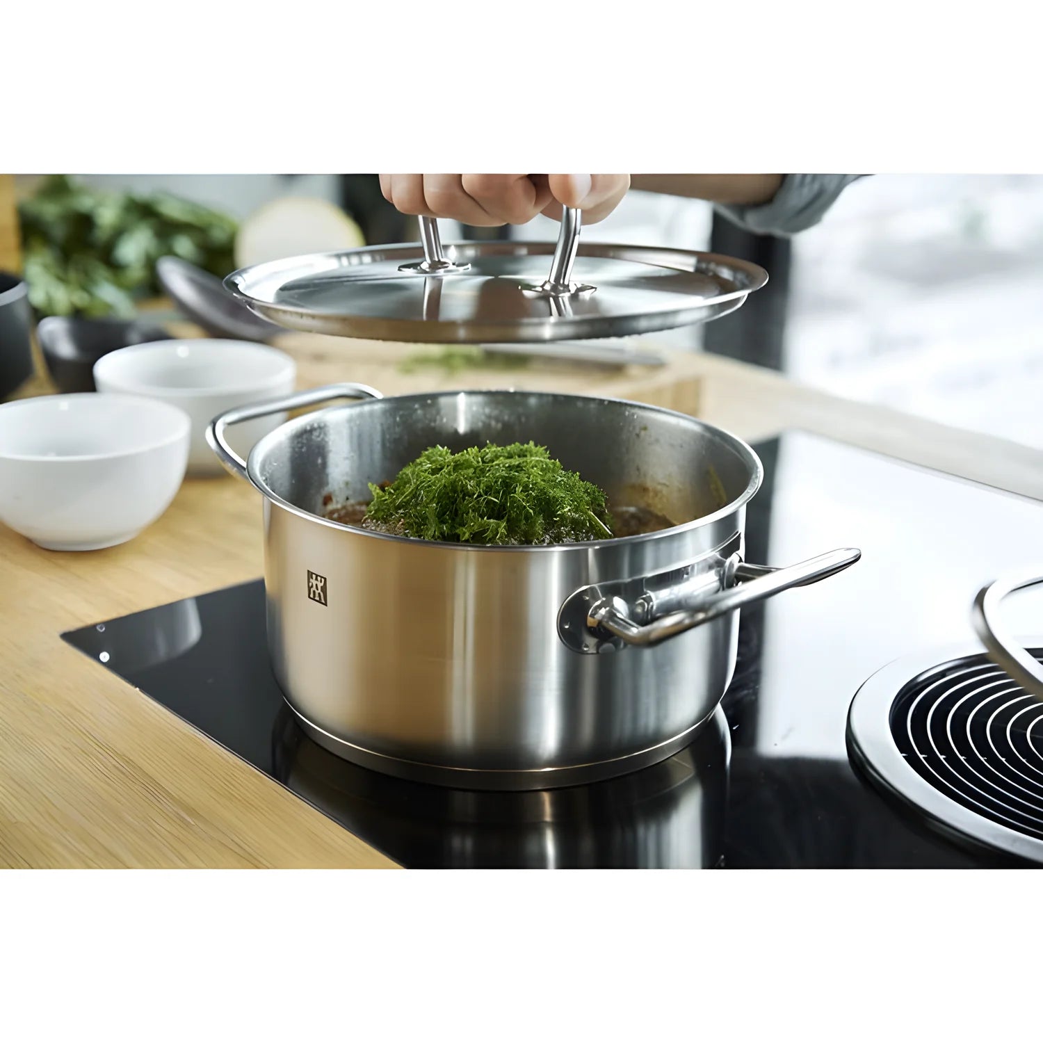 Zwilling TWIN Classic Set 9 Pezzi: 4 Pentole, 1 Casseruola, 4 Coperchi – Acciaio Inox 18/10, Induzione