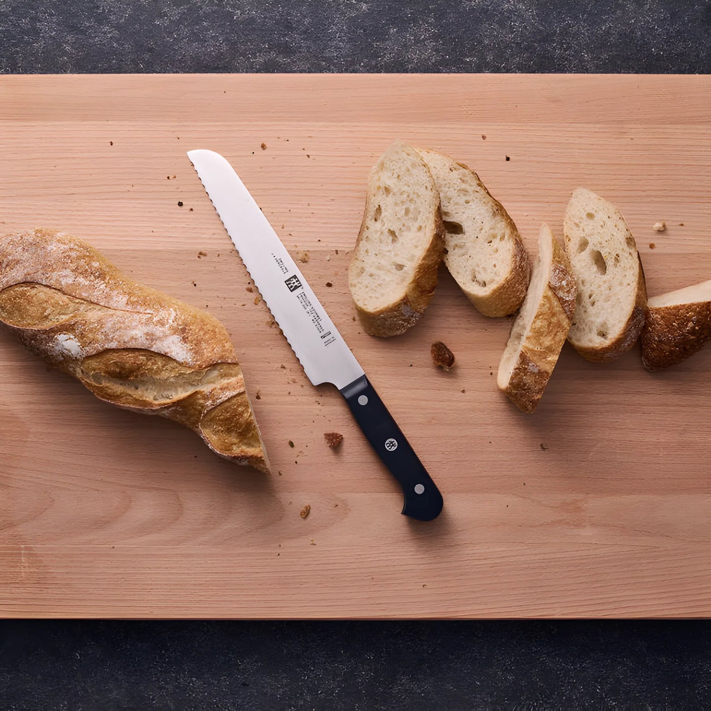 Zwilling Gourmet Coltello da Pane Seghettato 20 cm – Acciaio Inox, Manico Ergonomico