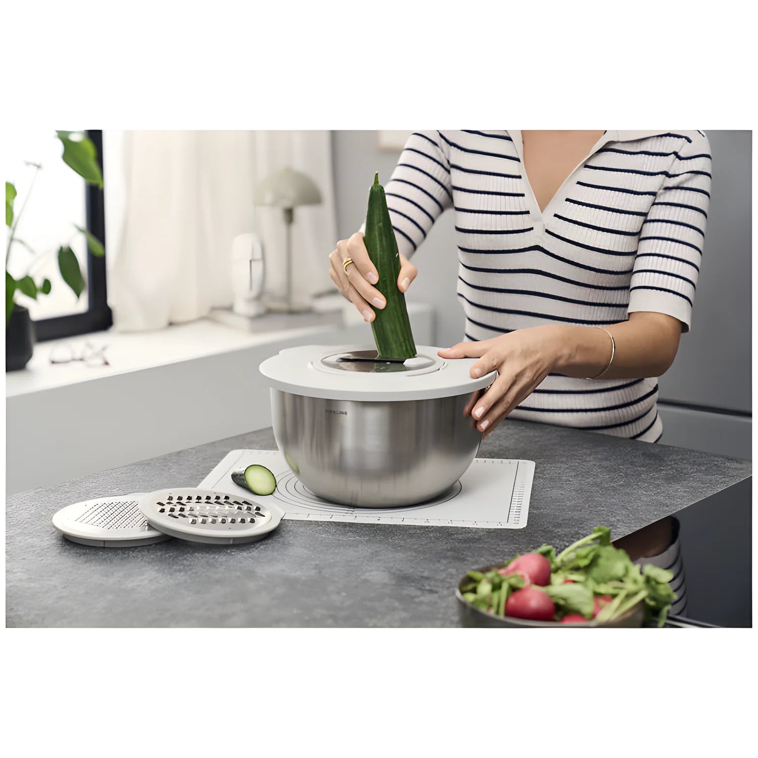 Zwilling Fresh & Save BOWLS Starterset – 9 Pezzi con Pompa Sottovuoto, 2 Ciotole Inox M/L + Buste, Bianco-Acciaio, Art. 1031015