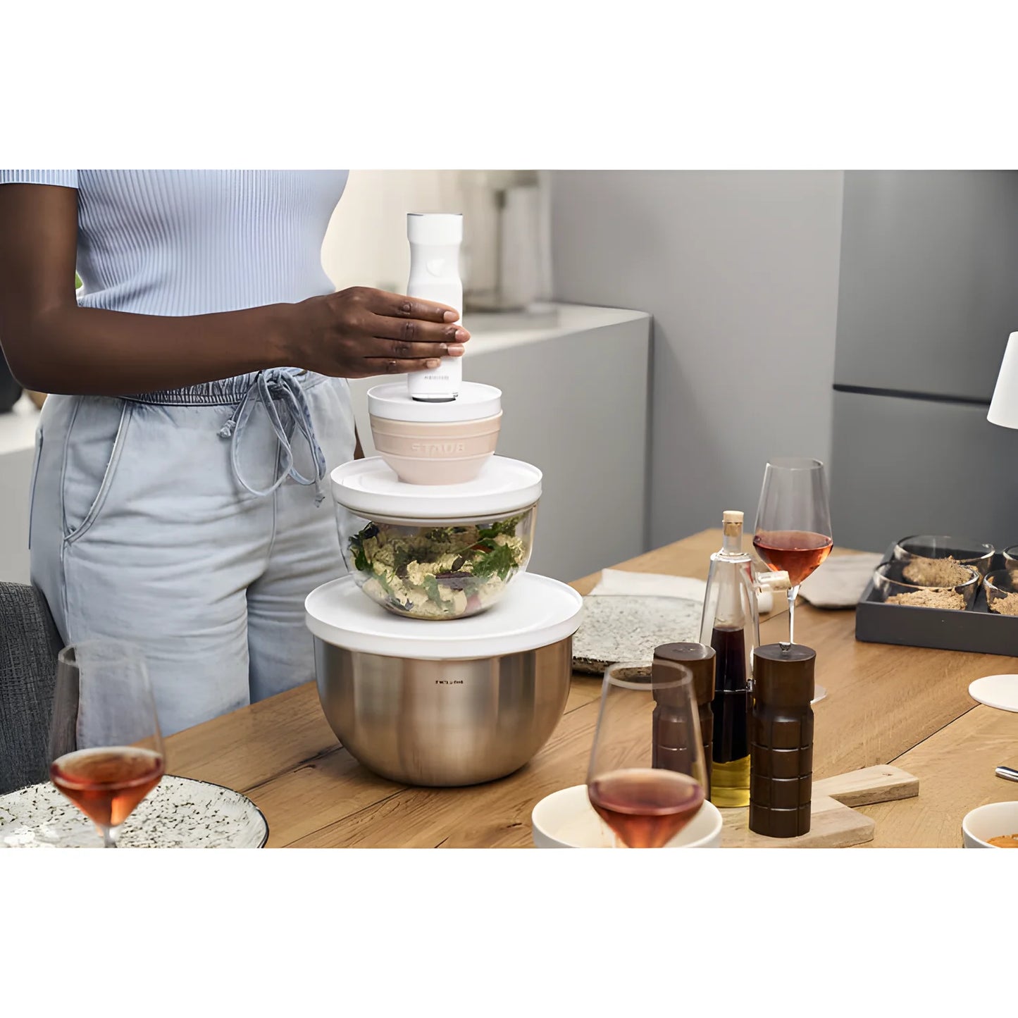 Zwilling Fresh & Save BOWLS Starterset – 9 Pezzi con Pompa Sottovuoto, 2 Ciotole Inox M/L + Buste, Bianco-Acciaio, Art. 1031015