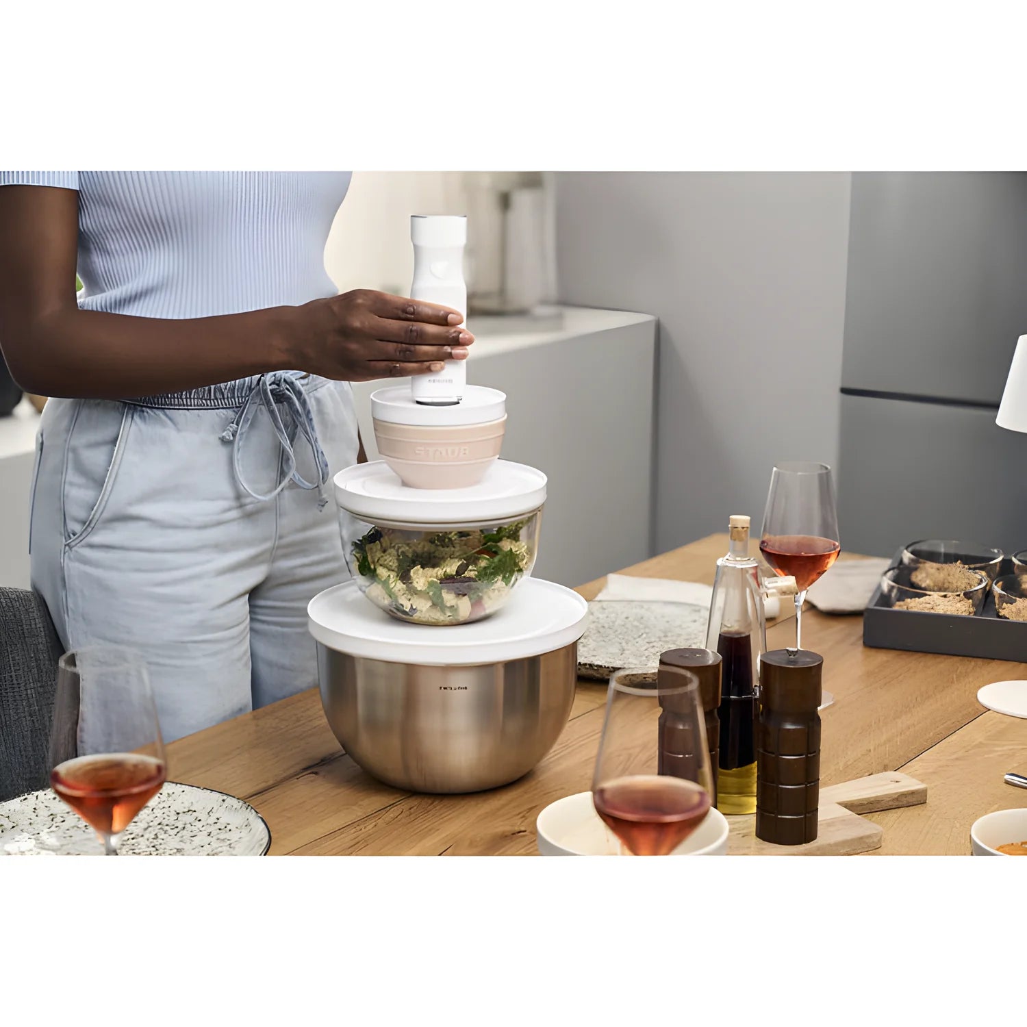 Zwilling Fresh & Save BOWLS Starterset – 9 Pezzi con Pompa Sottovuoto, 2 Ciotole Inox M/L + Buste, Bianco-Acciaio, Art. 1031015