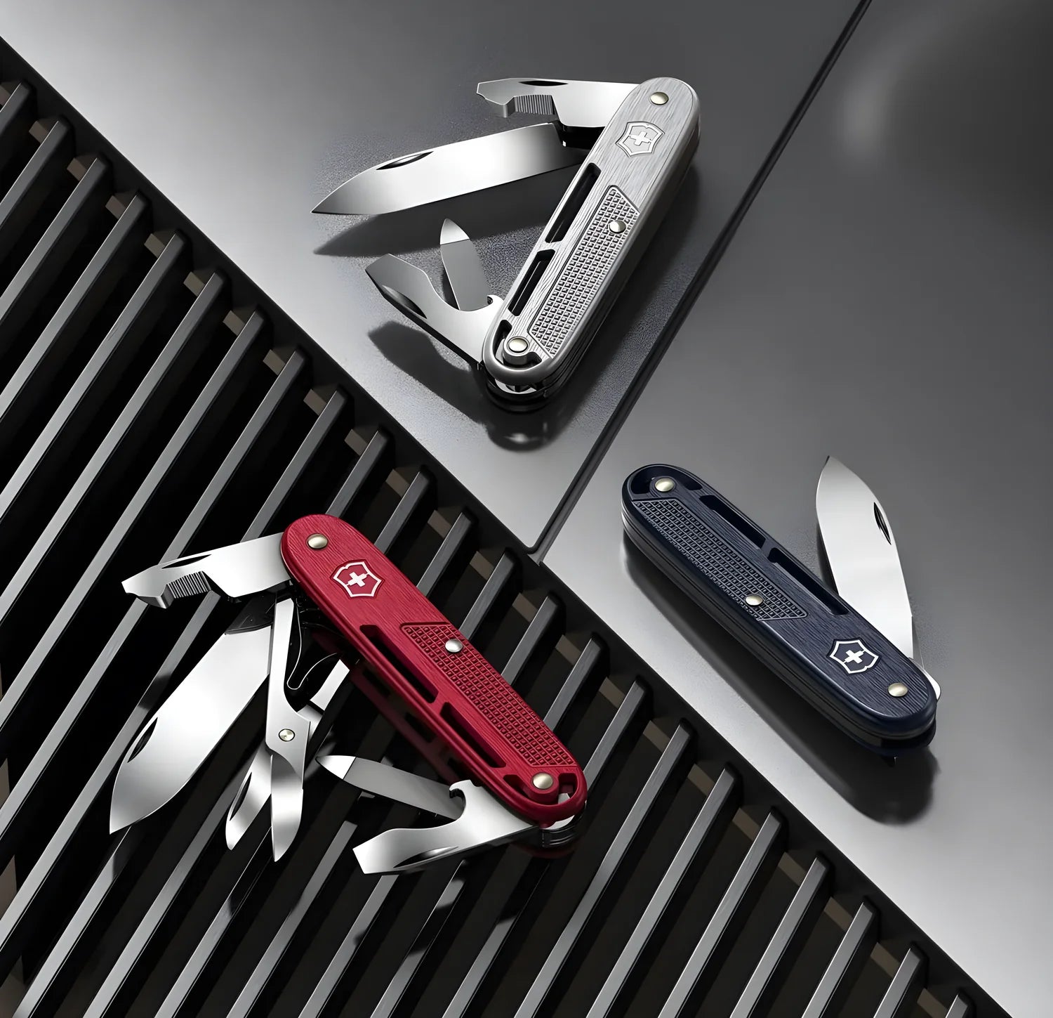 Victorinox Multiuso Onefold Alox 93 mm silver 0.8006.26 Novità
