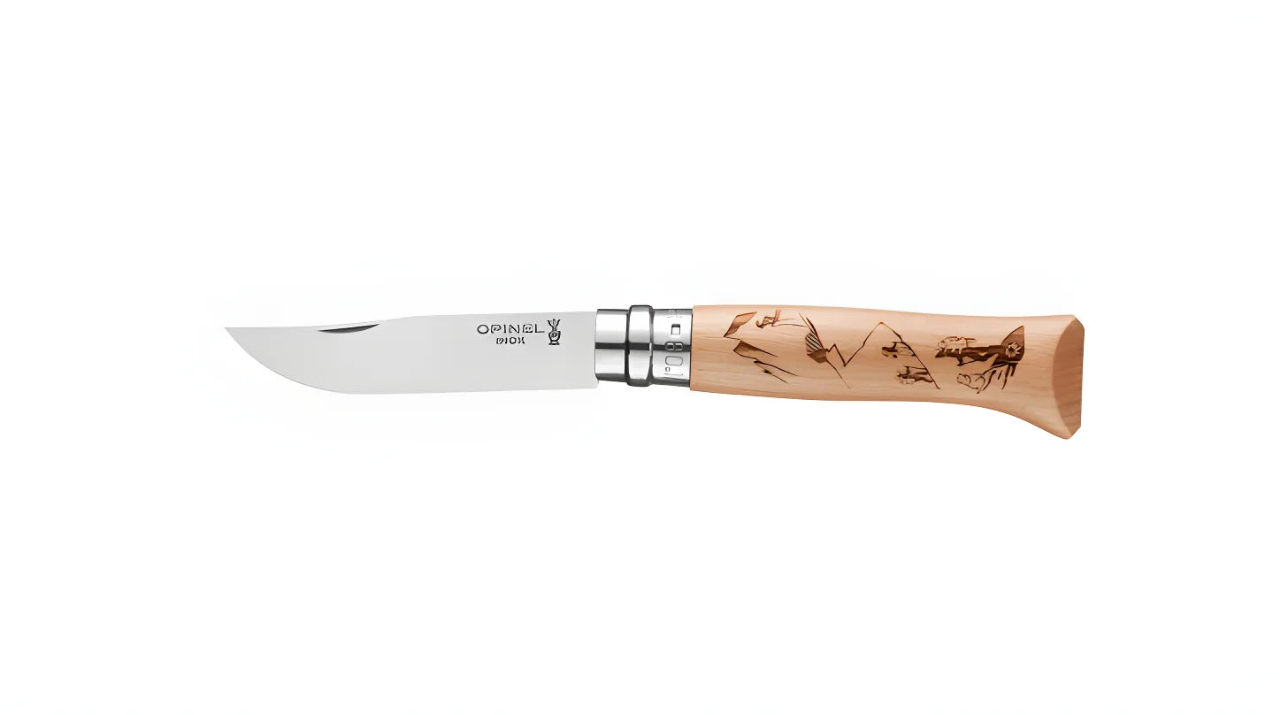 Opinel coltello N°08 manico con incisione che racconta lo Sci