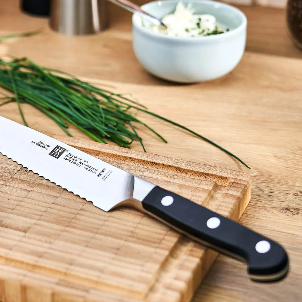 Coltello da cucina cuoco Cm.20 Zwilling Pro 38401-201-0