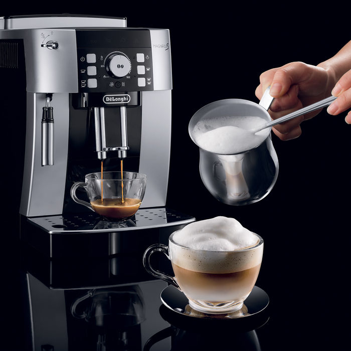 De Longhi macchina caffè espresso Magnifica S ECAM 21.117.SB